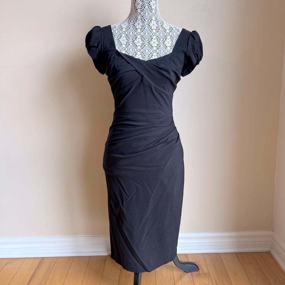 Le Château bodycon short sleeves dress